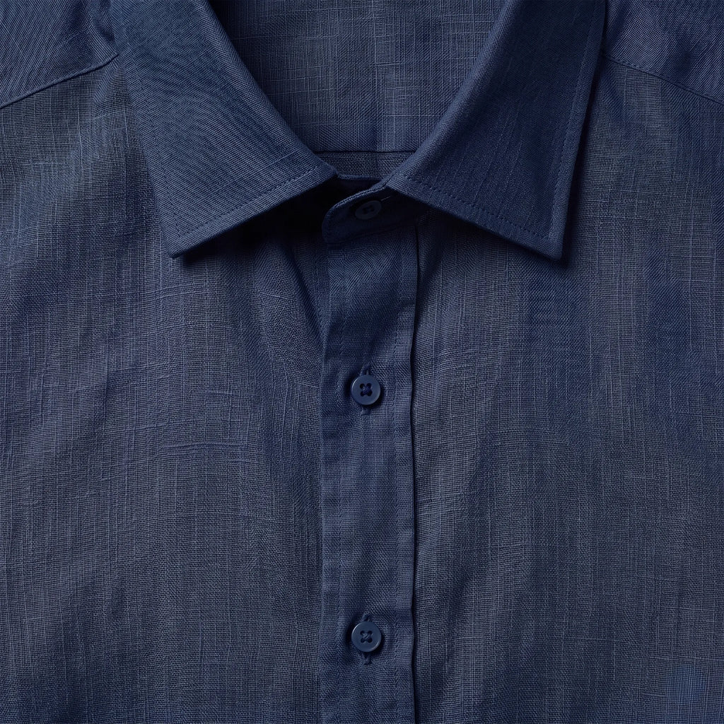 Détail col chemise blanche lin lourd homme — Rivenza